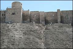 Une image contenant terrain, ext�rieur, b�timent, salet�

Description g�n�r�e automatiquement