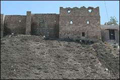 Une image contenant ciel, terrain, ext�rieur, b�timent

Description g�n�r�e automatiquement