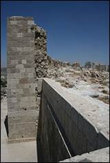 Une image contenant ext�rieur, b�timent, ruine, pierre

Description g�n�r�e automatiquement