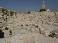 Une image contenant ext�rieur, ruine

Description g�n�r�e automatiquement