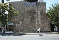 Une image contenant ext�rieur, arbre, route, rue

Description g�n�r�e automatiquement