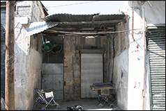 Une image contenant b�timent, ext�rieur, vieux, sale

Description g�n�r�e automatiquement