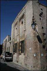 Une image contenant b�timent, ext�rieur, ciel, rue

Description g�n�r�e automatiquement