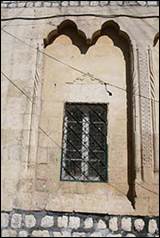 Une image contenant texte, ext�rieur, b�timent, vo�te

Description g�n�r�e automatiquement