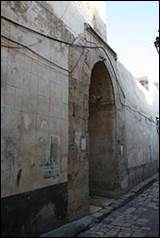 Une image contenant btiment, extrieur, pierre, vote

Description gnre automatiquement