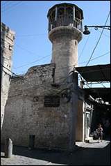 Une image contenant ciel, b�timent, ext�rieur, vieux

Description g�n�r�e automatiquement