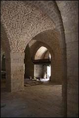 Une image contenant b�timent, pierre, plafond, vo�te

Description g�n�r�e automatiquement