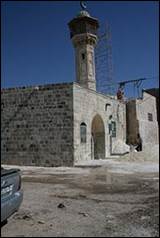 Une image contenant btiment, extrieur, terrain, pierre

Description gnre automatiquement