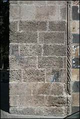 Une image contenant b�timent, ext�rieur, brique, pierre

Description g�n�r�e automatiquement