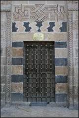 Une image contenant texte, b�timent, pierre, carrel�

Description g�n�r�e automatiquement