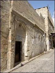 Une image contenant b�timent, ext�rieur, rue, passage

Description g�n�r�e automatiquement