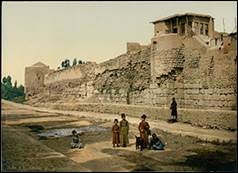 Une image contenant plein air, ciel, btiment, Histoire

Description gnre automatiquement