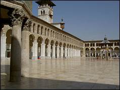 Une image contenant ciel, btiment, plein air, arcade

Description gnre automatiquement