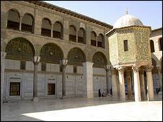 Une image contenant btiment, ciel, plein air, arche

Description gnre automatiquement