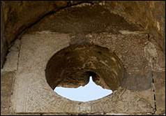 Une image contenant grotte, Ruines, nature, btiment

Le contenu gnr par lIA peut tre incorrect.