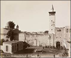 Une image contenant btiment, plein air, ciel, chteau

Description gnre automatiquement