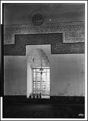 Une image contenant mur, monochrome, Photographie monochrome, noir et blanc

Description gnre automatiquement