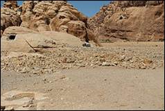 Une image contenant plein air, sol, ciel, Badlands

Description g�n�r�e automatiquement