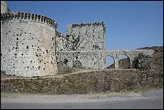 Une image contenant b�timent, plein air, ciel, Ruines

Description g�n�r�e automatiquement