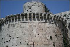 Une image contenant b�timent, plein air, ciel, Ruines

Description g�n�r�e automatiquement