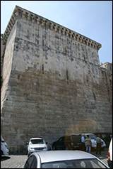 Une image contenant plein air, v�hicule, V�hicule terrestre, ciel

Description g�n�r�e automatiquement