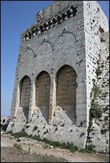 Une image contenant plein air, b�timent, ciel, Ruines

Description g�n�r�e automatiquement