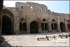 Une image contenant b�timent, plein air, Ruines, ciel

Description g�n�r�e automatiquement