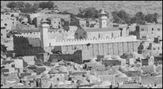 Une image contenant plein air, maison, noir et blanc, btiment

Description gnre automatiquement