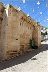 Une image contenant plein air, ciel, b�timent, sol

Description g�n�r�e automatiquement