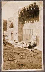 Une image contenant plein air, btiment, Papier photographique, peinture

Description gnre automatiquement