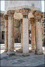 Une image contenant colonne, btiment, plein air, Histoire antique

Le contenu gnr par lIA peut tre incorrect.