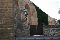 Une image contenant btiment, brique, pierre, vote

Description gnre automatiquement