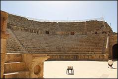 Une image contenant b�timent, Ruines, ciel, plein air

Description g�n�r�e automatiquement