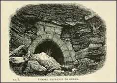 Une image contenant btiment, grotte, four, arche

Description gnre automatiquement