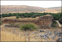 Une image contenant plein air, ciel, herbe, Ruines

Description g�n�r�e automatiquement