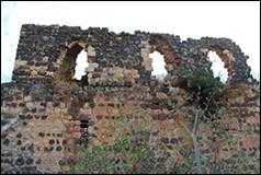 Une image contenant b�timent, Ruines, plein air, ciel

Description g�n�r�e automatiquement