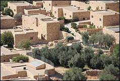 Une image contenant plein air, btiment, maison, arbre

Description gnre automatiquement