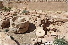 Une image contenant sol, plein air, rocher, Ruines

Description gnre automatiquement