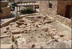 Une image contenant plein air, Ruines, sol, Mur de pierre

Description g�n�r�e automatiquement