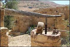 Une image contenant plein air, Ruines, ciel, b�timent

Description g�n�r�e automatiquement