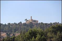 Une image contenant plein air, ciel, arbre, chteau

Description gnre automatiquement