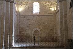 Une image contenant btiment, mur, arche, arcade

Description gnre automatiquement