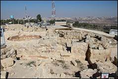 Une image contenant ciel, plein air, Ruines, place de march

Description gnre automatiquement