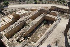 Une image contenant Ruines, Site arch�ologique, Histoire antique, Site historique

Description g�n�r�e automatiquement