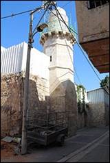 Une image contenant b�timent, ciel, ext�rieur, rue

Description g�n�r�e automatiquement