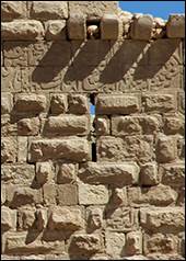 Une image contenant brique, b�timent, Ruines, mat�riau de construction

Le contenu g�n�r� par l�IA peut �tre incorrect.