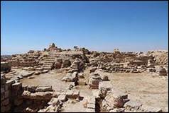 Une image contenant ciel, Ruines, plein air, Site arch�ologique

Description g�n�r�e automatiquement